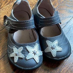 Pedipeds size 6-6.5 shoes